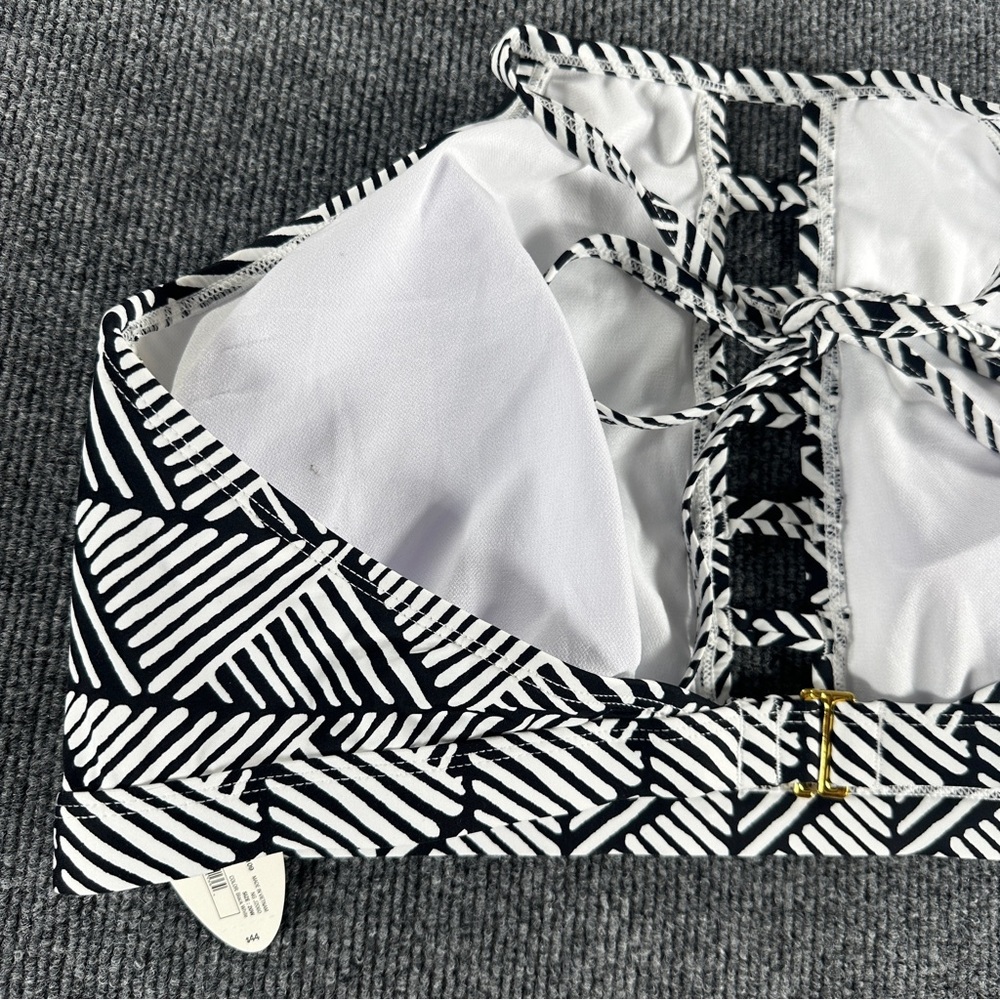 NEW‎ Mynah Geometric Black and White Clasp Back Bikini Top - Picture 7 of 8